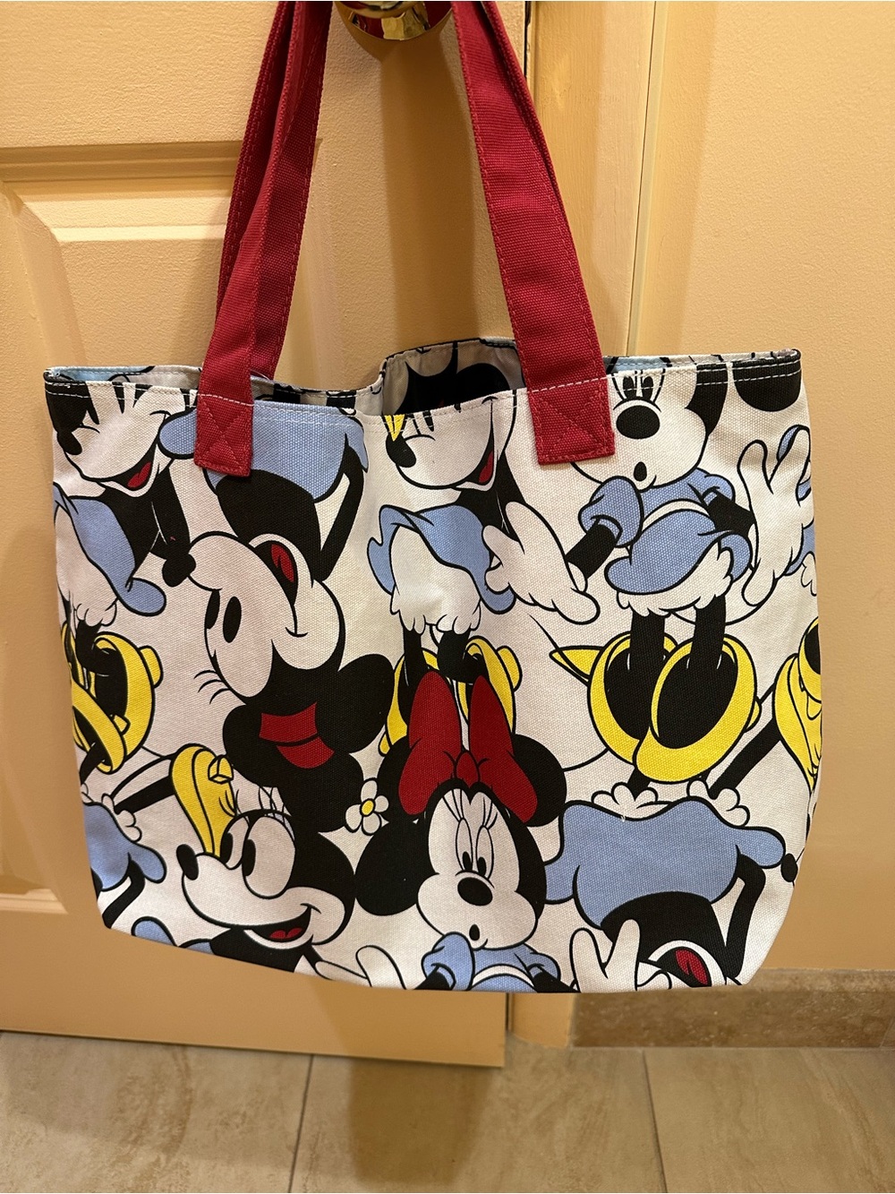 Disney Canvas Tote with Minnie & Friends Multicolor Print and Red Handles NWT - Picture 4 of 4